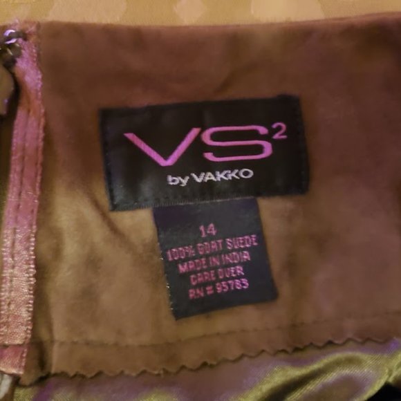 VS2 by Vakko Goat Suede Skirt with Rivets - Picture 2 of 2